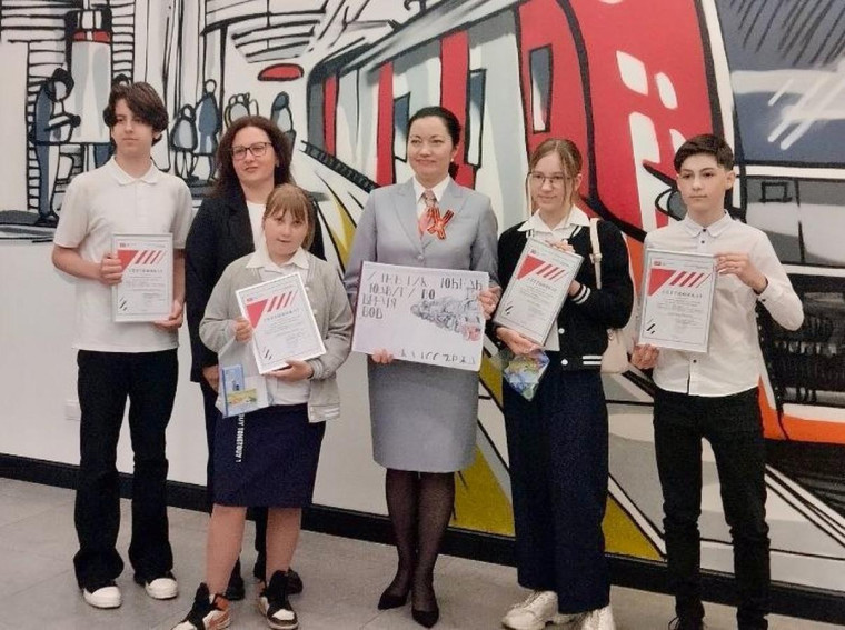 Наши юные художницы – победители конкурса "Поезд Победы"!.